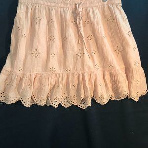 AERIE LIGHT PEACH FLOWY MINI  SKIRT SZ LARGE EYELET EUC